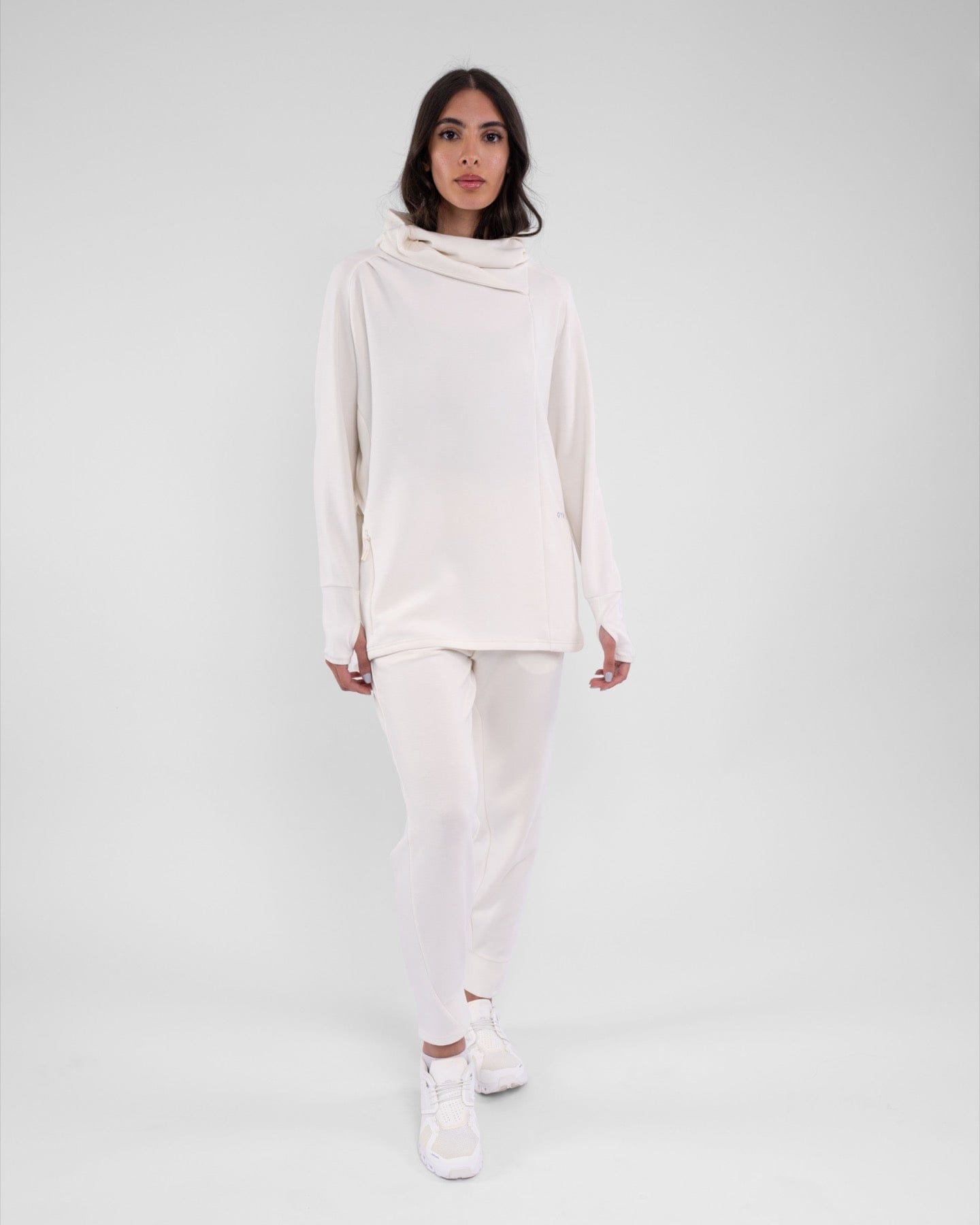 #Color_Off White