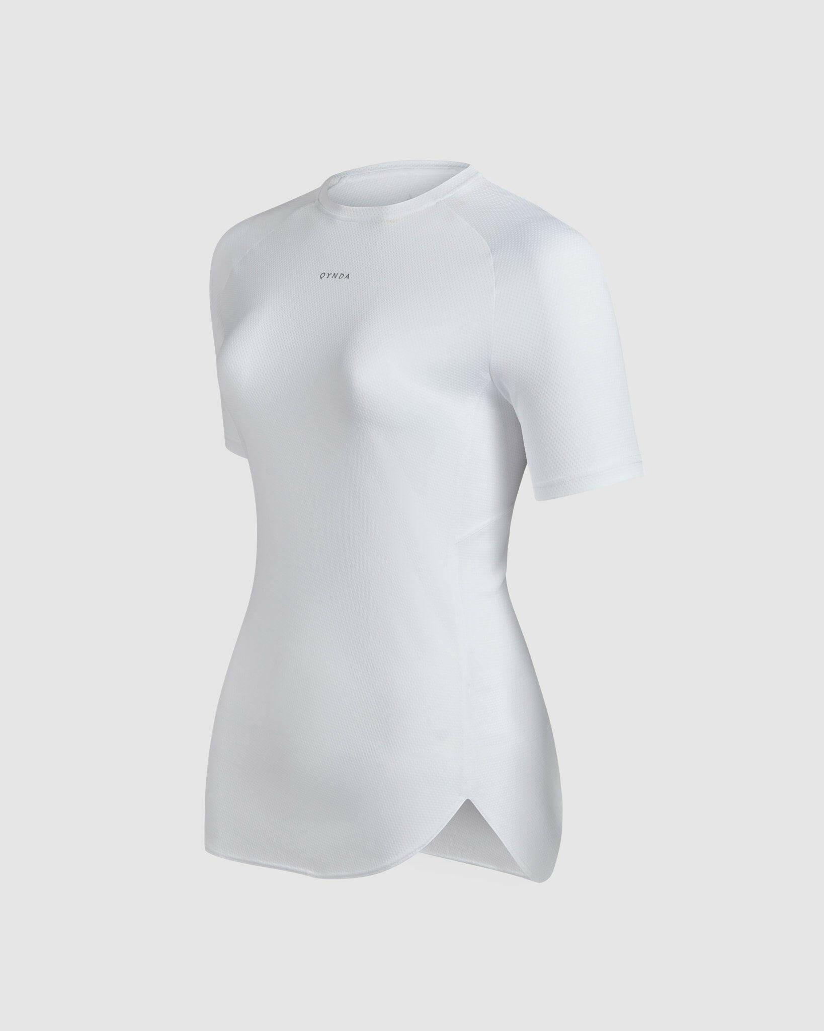 A white, short-sleeved, BREATHE T-SHIRT by qynda designed for running sports and optimized for breathability is displayed on a mannequin torso against a neutral background.