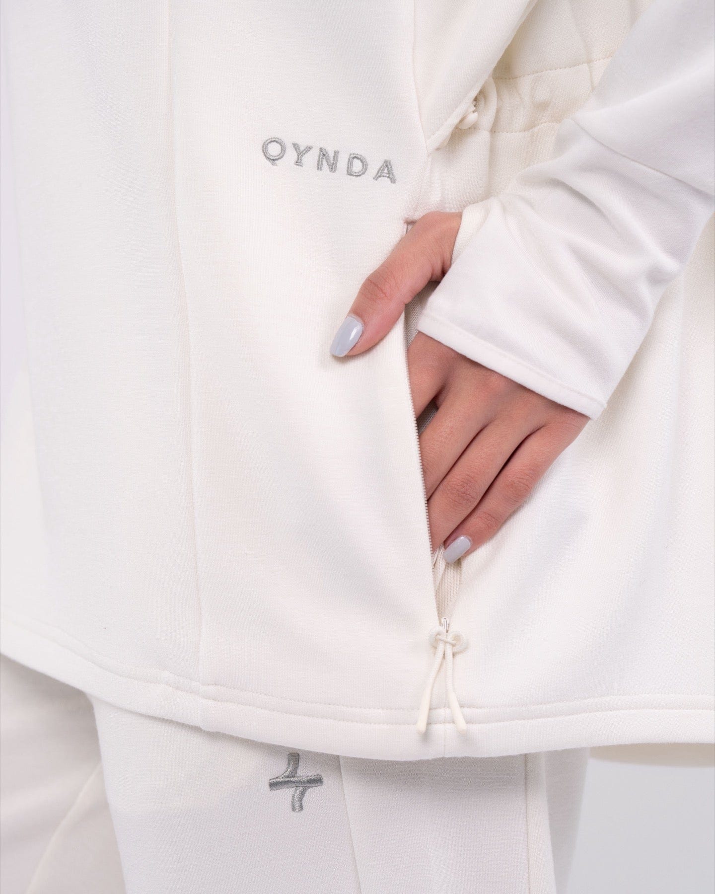 #Color_Off White