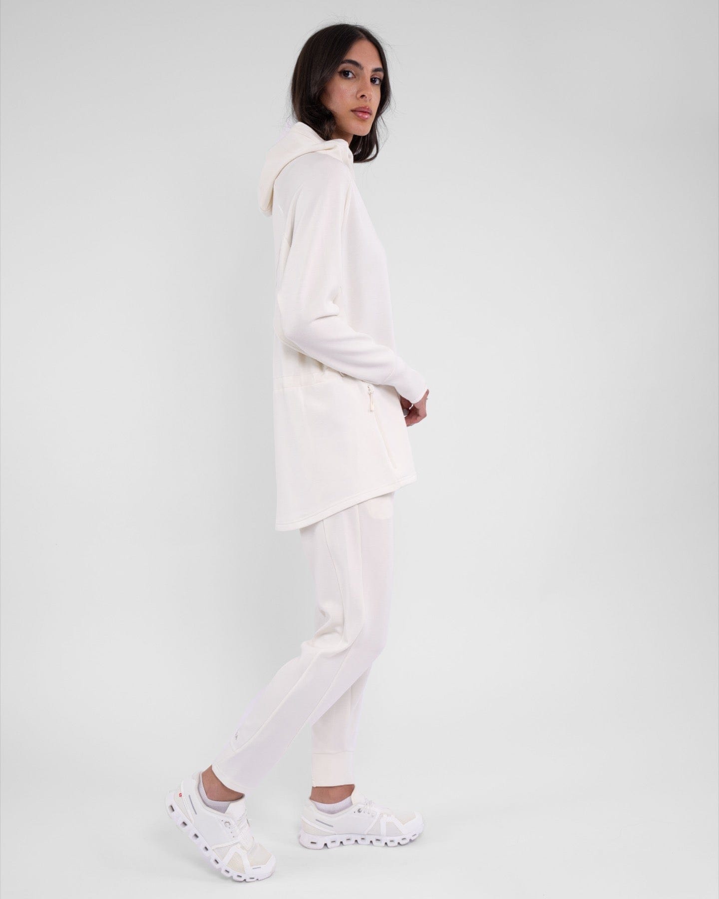 #Color_Off White