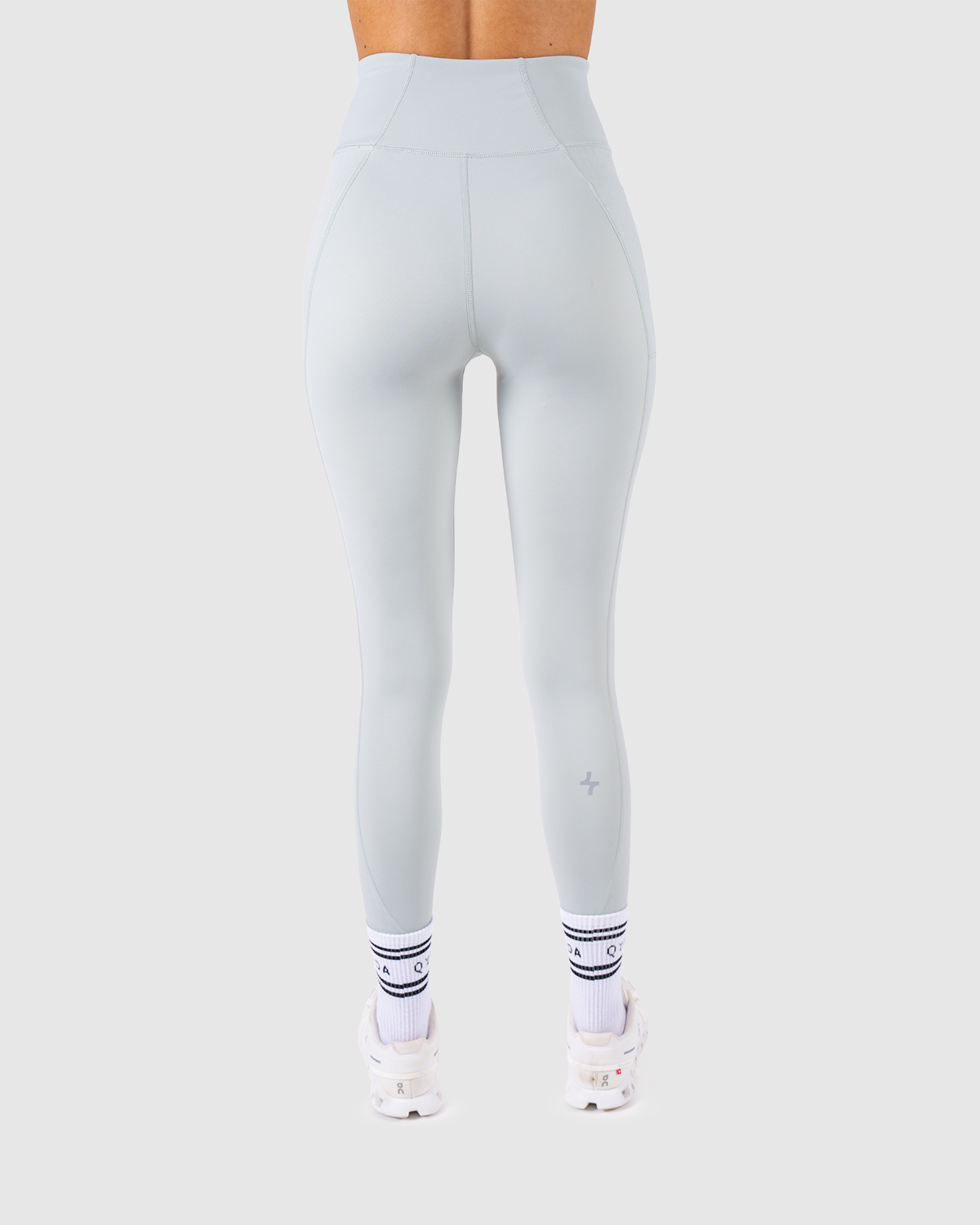 THE ALL-WEATHER SET