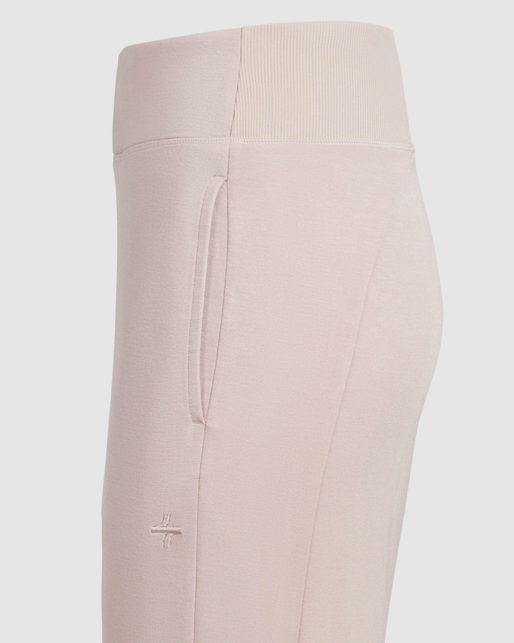 #Color_Beige